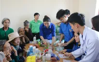 Hà Tĩnh: 500 người dân được khám, cấp thuốc miễn phí