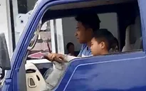 Làm rõ và xử lý nghiêm chủ xe ô tô tải cho trẻ lái xe