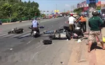 Bình Dương: Tạm giam lái xe khách đâm hàng loạt xe đang chờ đèn đỏ