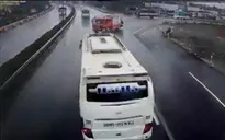 Xác định rõ tốc độ xe khách va chạm với xe cứu hỏa trên cao tốc Pháp Vân