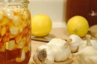 Đau dạ dày có nên ăn tỏi không?