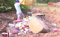 Vĩnh Long: Tiêu hủy hơn 100 mặt hàng bị bắt hư hỏng nặng