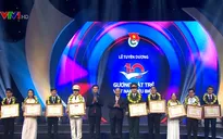 Thủ tướng dự lễ tuyên dương 10 gương mặt trẻ Việt Nam tiêu biểu 2017