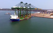 Doosan Vina xuất khẩu cẩu trục chạy ray bốc dỡ container sang Ấn Độ