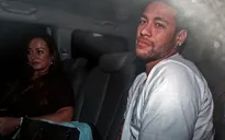 Neymar buồn bã về Brazil phẫu thuật chấn thương