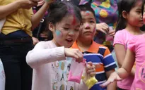 Người dân Thủ đô hào hứng hòa mình vào lễ hội Holi Ấn Độ