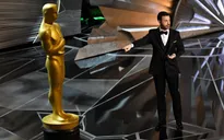 Oscar 2018: Jimmy Kimmel nói mỉa sự cố “nhầm giải” hy hữu ngay phần mở đầu