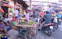 TP.HCM: Chợ tự phát lấn chiếm lòng đường, gây mất an toàn giao thông