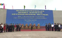 Thông quan hàng hóa qua lối mở cầu phao biên giới Việt - Trung