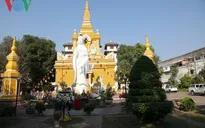 Việt kiều tại Lào cầu quốc thái dân an
