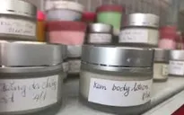 “Tiền mất tật mang” vì mua mỹ phẩm không nguồn gốc trên mạng