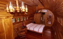 Khách sạn sang chảnh, tiện nghi bên trong chiếc máy bay hỏng