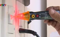 Vật dụng trong nhà tự phát điện, người dân Bạc Liêu mong sớm tìm ra nguyên nhân