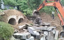 Lạnh gáy chuyện xây 70.000 mộ cho người sống