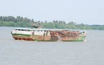 "Cát tặc" ngang nhiên lộng hành tại Bến Tre