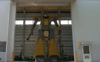 Robot hình người khổng lồ cao 8,5m ở Nhật Bản