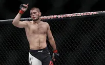 Võ sĩ sắp giật đai của McGregor từng đấu vật với… gấu