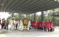 Ban liên lạc Tình nghĩa Tình báo Quốc phòng Hưng Yên thăm chiến trường Trị Thiên - Huế