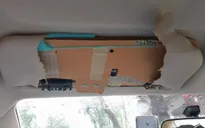 Khách Việt tá hỏa khi phát hiện tấm che nắng xe Toyota làm từ bìa carton