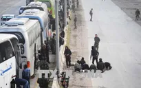 Syria: Các tay súng nổi dậy rời khỏi thành trì cuối cùng ở Đông Ghouta