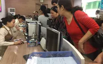 Cận hạn chót, người dân xếp hàng cả ngày đợi bổ sung thông tin thuê bao di động