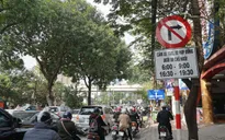Hà Nội không gỡ biển cấm taxi ở 11 tuyến phố