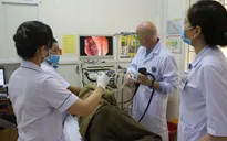 Hà Tĩnh: Chuyên gia Pháp khám, điều trị cho người bệnh