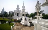 Ngôi chùa màu trắng đặc biệt ở 'xứ sở chùa vàng'