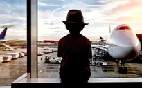 Trộm thẻ của mẹ, bé 12 tuổi một mình đi nghỉ dưỡng ở Bali