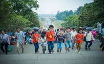 Người dân nườm nượp đổ về Đền Hùng trước ngày chính hội