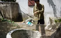 Nước máy nhiễm mặn, người dân Bến Tre đổi nước ngọt với giá "cắt cổ"