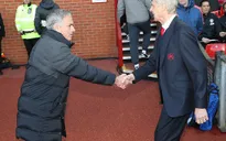 HLV Wenger muốn "hòa bình" trong lần cuối chạm trán Man Utd và Mourinho