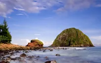 Vẻ đẹp hoang sơ thu hút du khách đến với Phú Yên trong kỳ nghỉ lễ