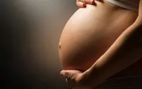Bảo vệ sức khỏe cho các bà bầu và thai nhi trong mùa nắng nóng