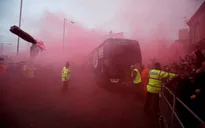 Man City bị "khủng bố" trước đại chiến Liverpool
