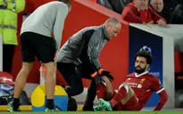 Salah đã nói gì với Jurgen Klopp khi rời sân vì chấn thương?