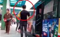 Trộm cắp trắng trợn tại điểm trung chuyển xe bus Long Biên: Cơ quan chức năng ở đâu?