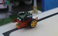 Học sinh THCS ở Hà Nội tự chế tạo robot, flycam
