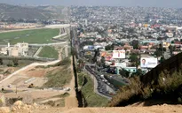 Hai bang của Mỹ đồng loạt triển khai lính vệ binh tới biên giới Mexico