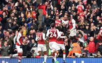 Welbeck tỏa sáng, Arsenal thắng nghẹt thở Southampton