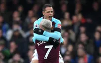 Chicharito lập công, West Ham giành điểm ngay tại Stamford Bridge