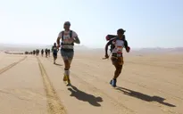 Cuộc thi chạy marathon trên cát