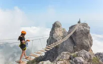 "Thót tim" dò từng bước trên "cây cầu dẫn tới địa ngục"