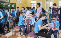 Khám sàng lọc các bệnh về mắt cho hơn 1.500 học sinh tại Hà Nội