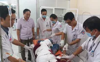 Tập trung cấp cứu 28 cán bộ công an hưu trí trong vụ tai nạn giao thông ở Khánh Hòa