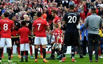 VIDEO Carrick ghi dấu ấn trong bàn mở tỷ số trận đấu cuối cùng ở Man Utd