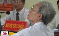Nguyễn Khắc Thủy tự nguyện đến trại tạm giam thi hành bản án 3 năm tù vì tội dâm ô trẻ em