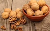 Những lợi ích sức khỏe không ngờ của quả óc chó