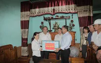 Phó Thủ tướng Thường trực Chính phủ thăm ngư dân Quảng Bình bị thiệt hại do sự cố môi trường biển