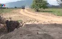 Bắt quả tang doanh nghiệp lấy cát núi “chui” tại An Giang